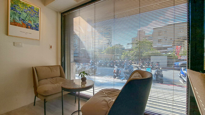 台北美食|La Moon Cafe玉膳坊朗月庭園咖啡》台北內湖餐廳推薦!寵物友善,嚴選食材料理,鬧中取靜庭園式餐廳,大片草皮提供孩子放電,活動包場也只要3000元起! - 1個媽咪2個寶