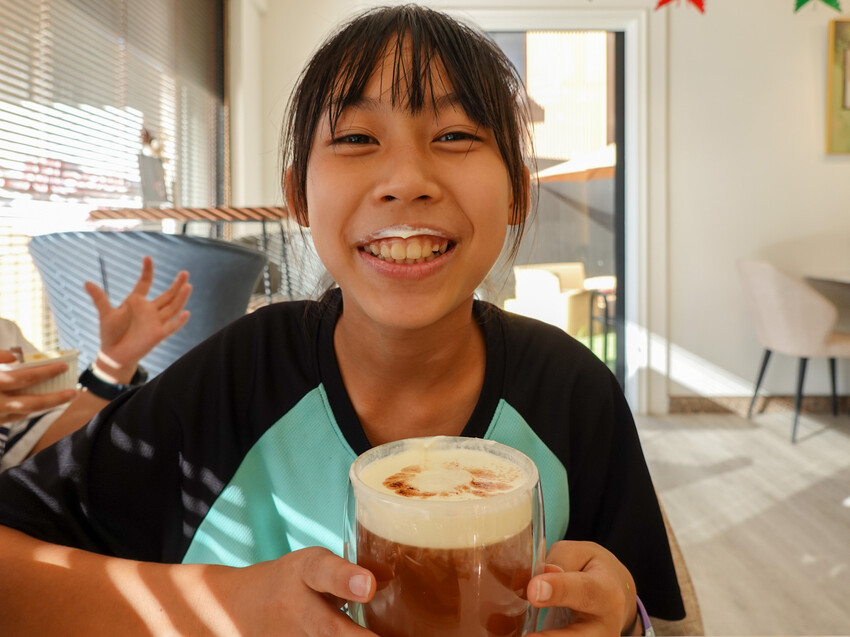 台北美食|La Moon Cafe玉膳坊朗月庭園咖啡》台北內湖餐廳推薦!寵物友善,嚴選食材料理,鬧中取靜庭園式餐廳,大片草皮提供孩子放電,活動包場也只要3000元起! - 1個媽咪2個寶