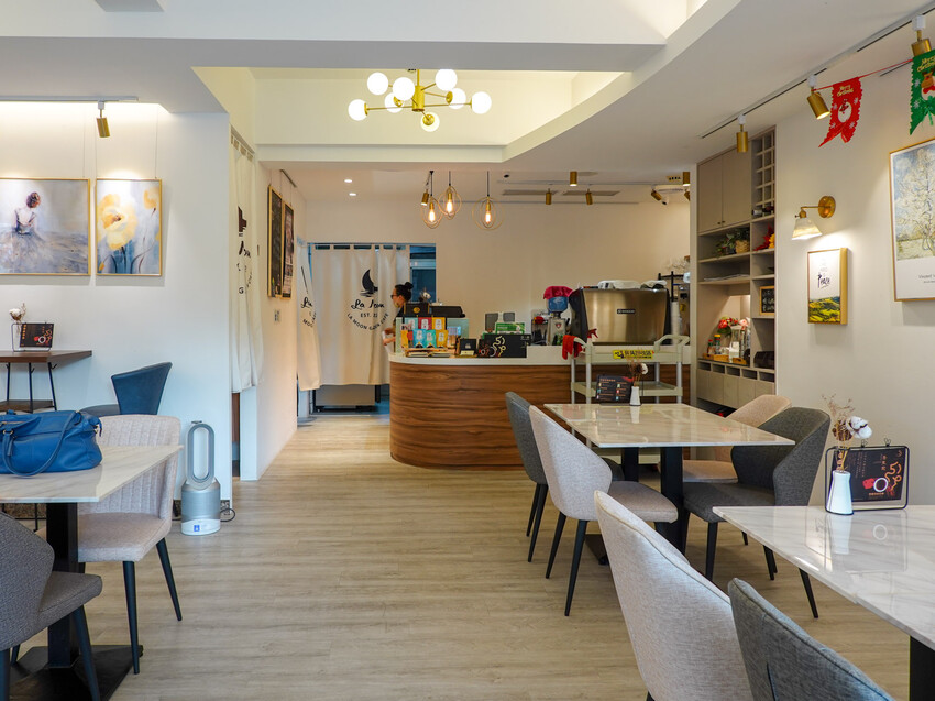 台北美食|La Moon Cafe玉膳坊朗月庭園咖啡》台北內湖餐廳推薦!寵物友善,嚴選食材料理,鬧中取靜庭園式餐廳,大片草皮提供孩子放電,活動包場也只要3000元起! - 1個媽咪2個寶