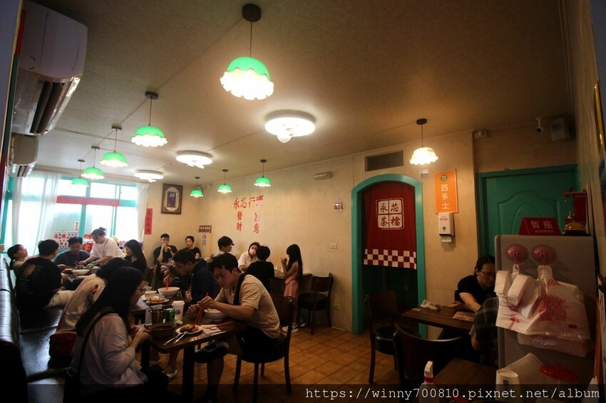 桃園市中壢區桃園 【永芯茶檔】完全是一秒飛到香港啦!桃園人氣港飲香煎雞腿麵厚實多汁,奶醬花生厚多士一咬就流汁~