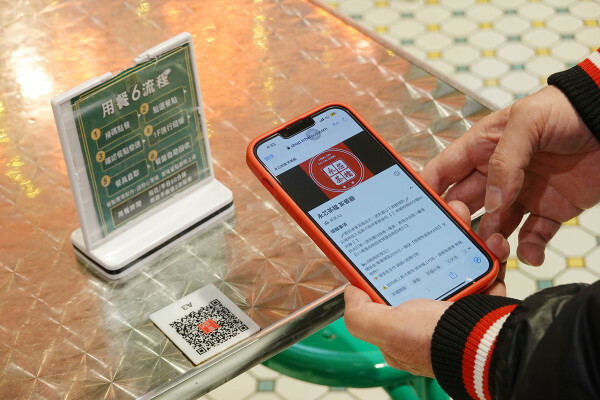 桃園市中壢區桃園市中壢區不必飛出國就能享受道地香港風味的港式餐廳-內壢永芯茶檔茶餐廳，有港式點心、港式撈麵、煲仔飯的平價港式推薦