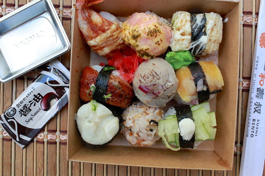 高雄市左營區吃。高雄美食｜左營區。「一和壽叔SUSHI BENTO」日式文青風外帶壽司專賣店，獨創手毬壽司，包裝精緻值得稱