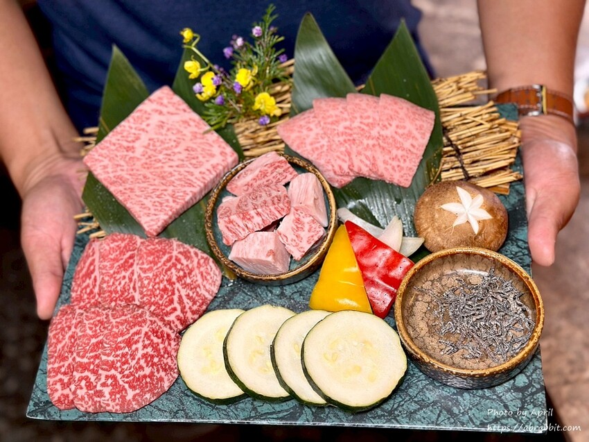 台中燒肉天花板！獨棟老宅精誠壹山專人代烤燒肉，享受頂級和牛 海鮮饗宴