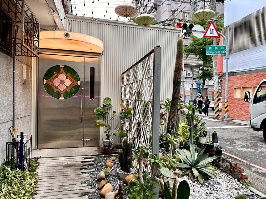 台中燒肉天花板！獨棟老宅精誠壹山專人代烤燒肉，享受頂級和牛 海鮮饗宴