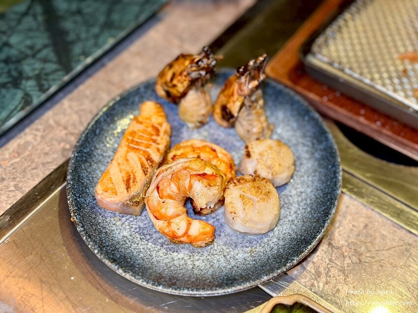 台中燒肉天花板！獨棟老宅精誠壹山專人代烤燒肉，享受頂級和牛 海鮮饗宴