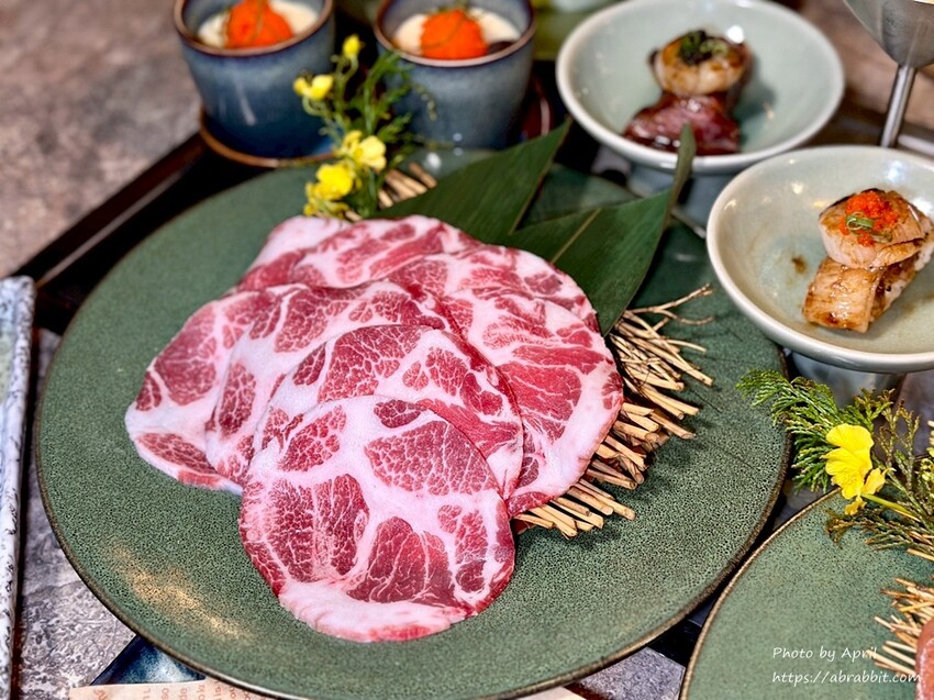 台中燒肉天花板！獨棟老宅精誠壹山專人代烤燒肉，享受頂級和牛 海鮮饗宴