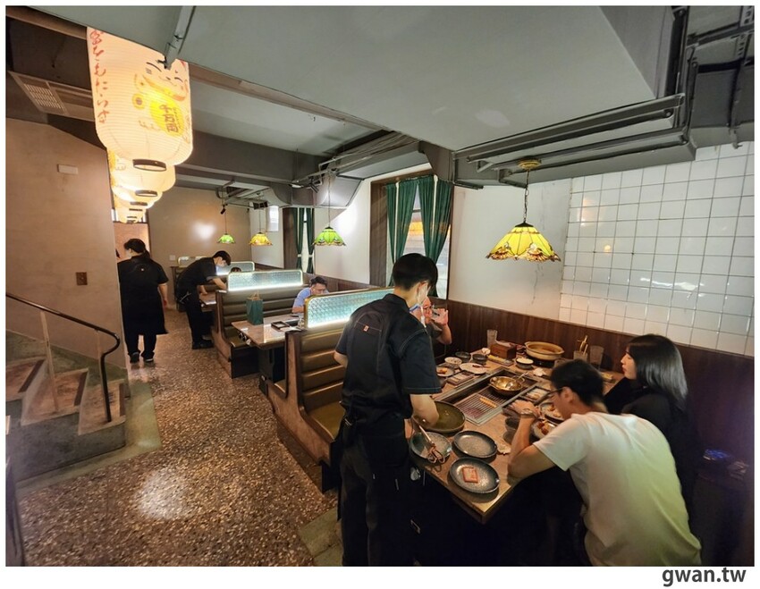 網路評價4.8星，沒預訂吃不到的燒肉店，入口也太隱密了吧ＸＤＤ