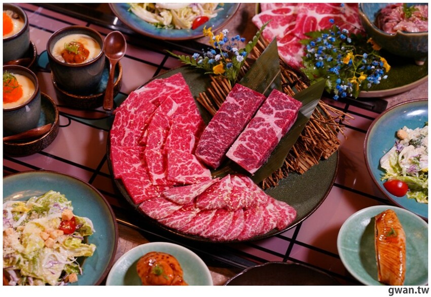 網路評價4.8星，沒預訂吃不到的燒肉店，入口也太隱密了吧ＸＤＤ