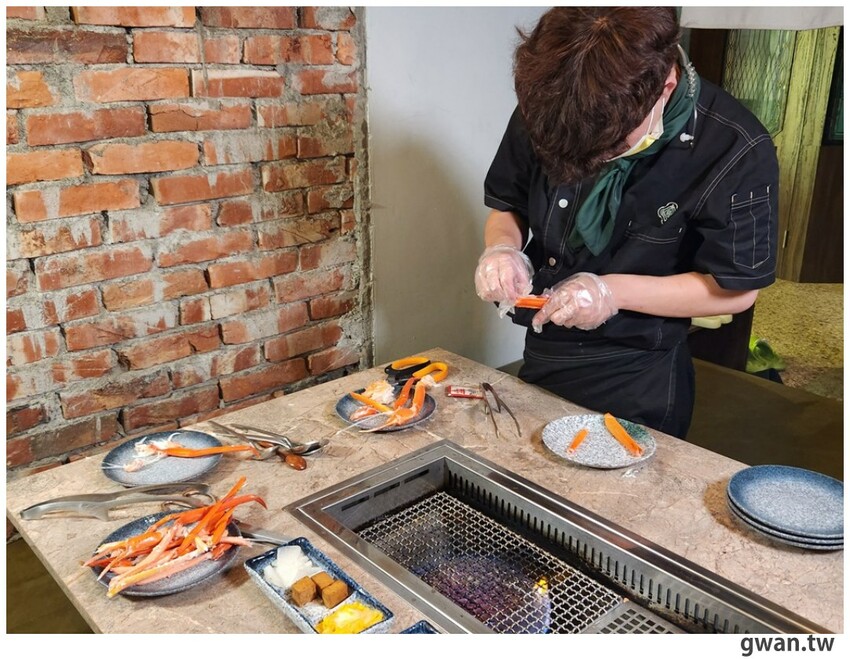 網路評價4.8星，沒預訂吃不到的燒肉店，入口也太隱密了吧ＸＤＤ