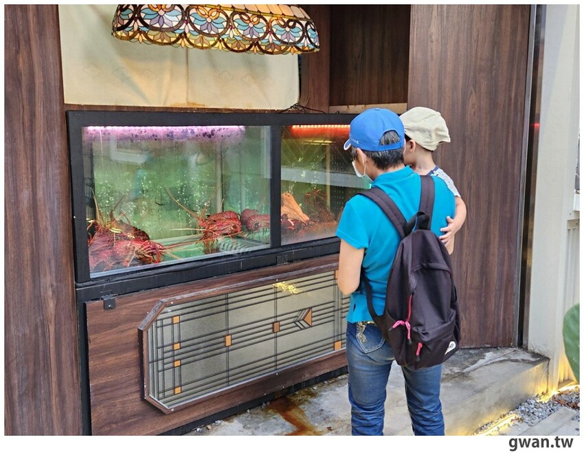 網路評價4.8星，沒預訂吃不到的燒肉店，入口也太隱密了吧ＸＤＤ