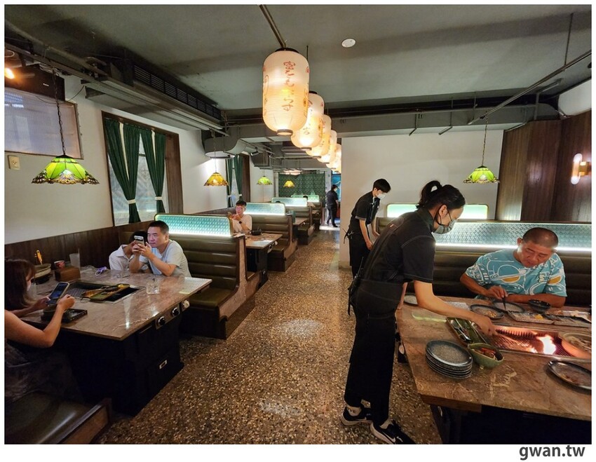 網路評價4.8星，沒預訂吃不到的燒肉店，入口也太隱密了吧ＸＤＤ