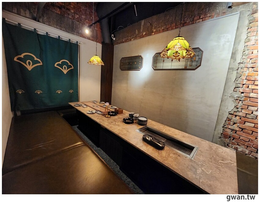 網路評價4.8星，沒預訂吃不到的燒肉店，入口也太隱密了吧ＸＤＤ