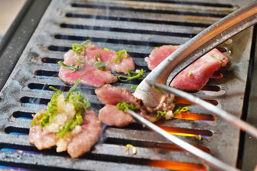 台中市西區牛舌控必訪的幻切牛舌這裡吃，單點品項更划算！還有壽星好禮超有儀式感