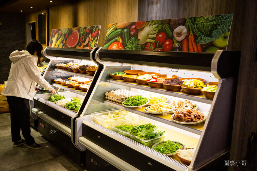 中壢吃到飽推薦-金大鋤壽喜燒!12月底前吃到飽C套餐免費加碼升級大白蝦以及50元硬幣一樣大的肥美蛤蜊唷!還多了雪花牛小排跟嚴選和牛啦~快點訂位吧因為優惠活動只到12月底唷! @圍事小哥的幸福相框 中壢吃到飽推薦-金大鋤壽喜燒!12月底前吃到飽C套餐免費加碼升級大白蝦以及50元硬幣一樣大的肥美蛤蜊唷!還多了雪花牛小排跟嚴選和牛啦~快點訂位吧因為優惠活動只到12月底唷! @圍事小哥的幸福相框