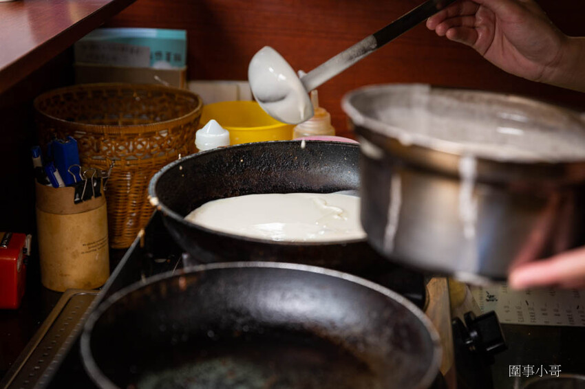 超大份量的粉漿蛋餅在這裡啦!躲在巷子裡讓人食指大動的特色蛋餅真的不好找呢!(邀約) @圍事小哥的幸福相框 超大份量的粉漿蛋餅在這裡啦!躲在巷子裡讓人食指大動的特色蛋餅真的不好找呢!(邀約) @圍事小哥的幸福相框