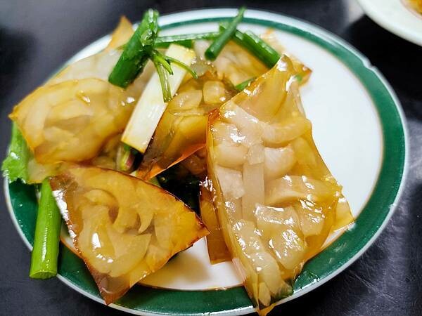 /tmp/phphkDSJy /tmp/phphkDSJy