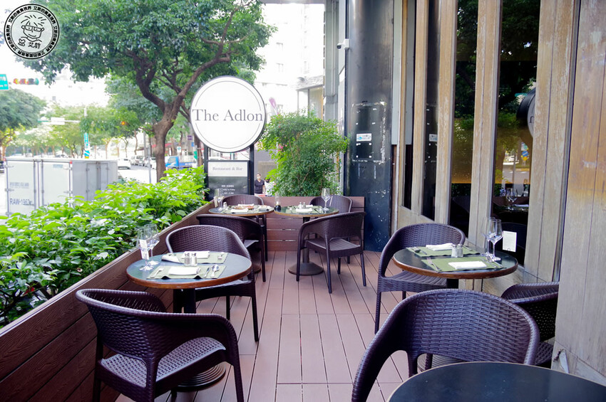 【 安和路餐酒館 】昔日《卡內基酒吧》蛻變成擁有365吋螢幕適合看世足賽及擁有超好吃美食與調酒的餐酒館〈The Adlon〉