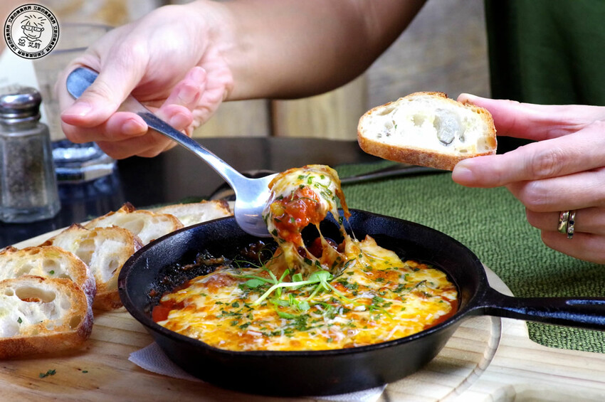 【 安和路餐酒館 】昔日《卡內基酒吧》蛻變成擁有365吋螢幕適合看世足賽及擁有超好吃美食與調酒的餐酒館〈The Adlon〉