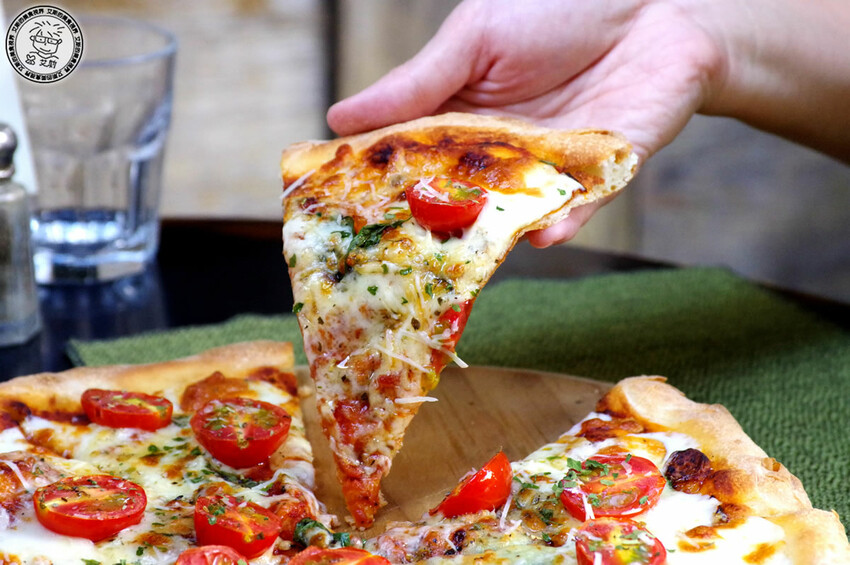 【 安和路餐酒館 】昔日《卡內基酒吧》蛻變成擁有365吋螢幕適合看世足賽及擁有超好吃美食與調酒的餐酒館〈The Adlon〉