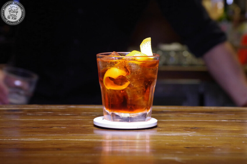 【 安和路餐酒館 】昔日《卡內基酒吧》蛻變成擁有365吋螢幕適合看世足賽及擁有超好吃美食與調酒的餐酒館〈The Adlon〉