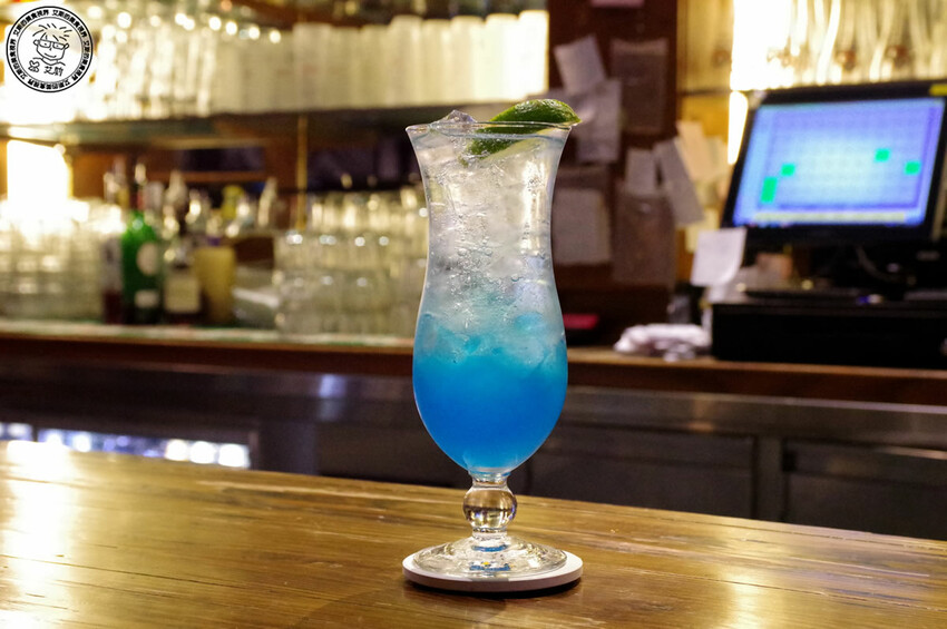 【 安和路餐酒館 】昔日《卡內基酒吧》蛻變成擁有365吋螢幕適合看世足賽及擁有超好吃美食與調酒的餐酒館〈The Adlon〉