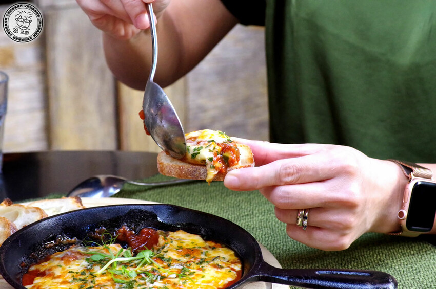 【 安和路餐酒館 】昔日《卡內基酒吧》蛻變成擁有365吋螢幕適合看世足賽及擁有超好吃美食與調酒的餐酒館〈The Adlon〉