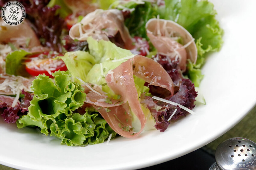 【 安和路餐酒館 】昔日《卡內基酒吧》蛻變成擁有365吋螢幕適合看世足賽及擁有超好吃美食與調酒的餐酒館〈The Adlon〉