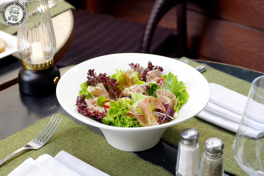 【 安和路餐酒館 】昔日《卡內基酒吧》蛻變成擁有365吋螢幕適合看世足賽及擁有超好吃美食與調酒的餐酒館〈The Adlon〉