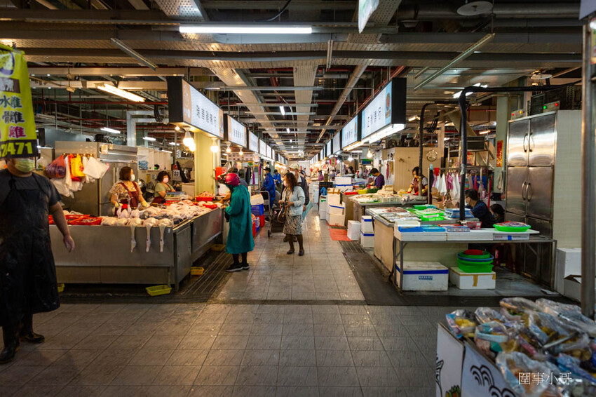 桃園超優質生魚片推薦!鄰居阿姨們吃了開始暴動要求開團啦~魚肉又厚又新鮮還超便宜啊!就算藏在新永和市場裡也無法掩蓋住新鮮滿點CP值突破天際線的超美味生魚片喔! @圍事小哥的幸福相框 桃園超優質生魚片推薦!鄰居阿姨們吃了開始暴動要求開團啦~魚肉又厚又新鮮還超便宜啊!就算藏在新永和市場裡也無法掩蓋住新鮮滿點CP值突破天際線的超美味生魚片喔! @圍事小哥的幸福相框