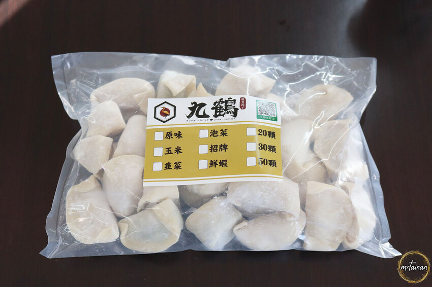 台南手工煎餃／現點現煎趕時間可預訂／使用台灣豬不含味精防腐劑／嚴選有機高麗菜與新鮮活蝦／自製餡料手工現包