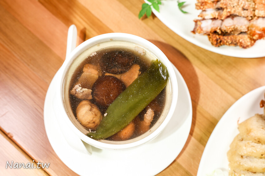 深藏市區百年歷史老宅，用餐時間大爆滿，立軒閣文化廚苑賣的是精緻中式料理