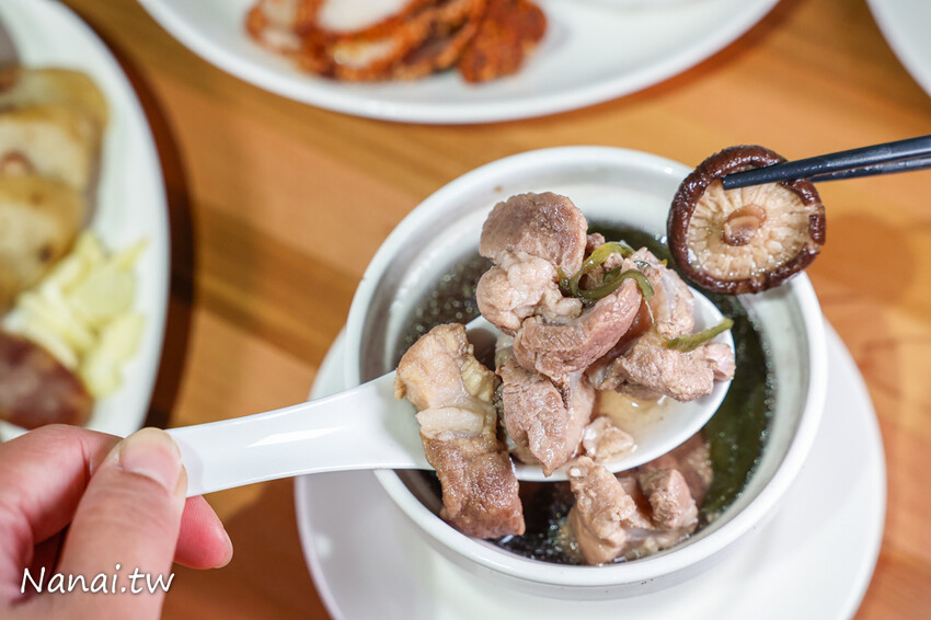 深藏市區百年歷史老宅，用餐時間大爆滿，立軒閣文化廚苑賣的是精緻中式料理