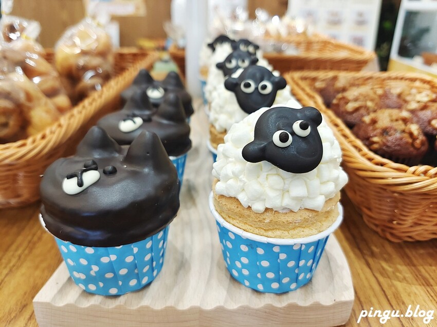 胖加烘焙彰化自強店 | 彰化麵包店推薦 母親節蛋糕首選 超可愛的造型杯子蛋糕 - 小企鵝生活趣