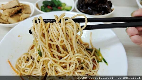 台北.萬華-這一口吃的不只是涼麵,而是年少的青春回憶!!西門在地正宗川味涼麵瓊芳居又回來啦