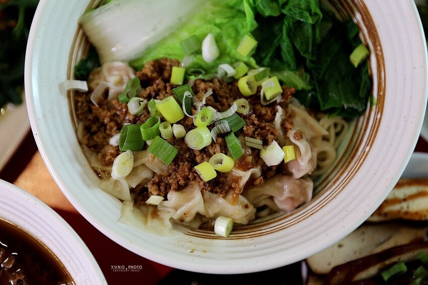 私房藥燉紅燒牛肉麵四重奏!頂級腱子心、牛筋、牛肚與板腱不用選一次通通來|進城牛肉麵