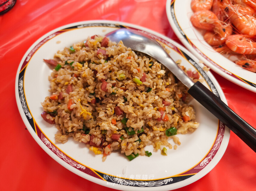 台南。七股》曉蝶海產店。龍山宮前份量十足的平價海產店