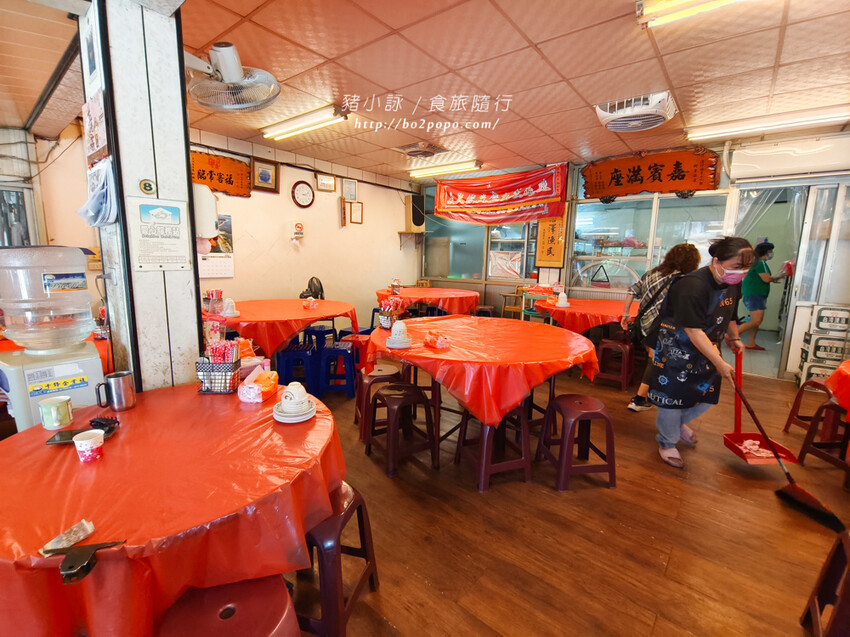 台南。七股》曉蝶海產店。龍山宮前份量十足的平價海產店