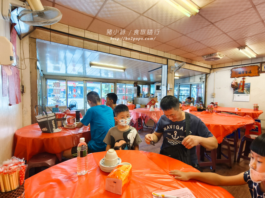 台南。七股》曉蝶海產店。龍山宮前份量十足的平價海產店