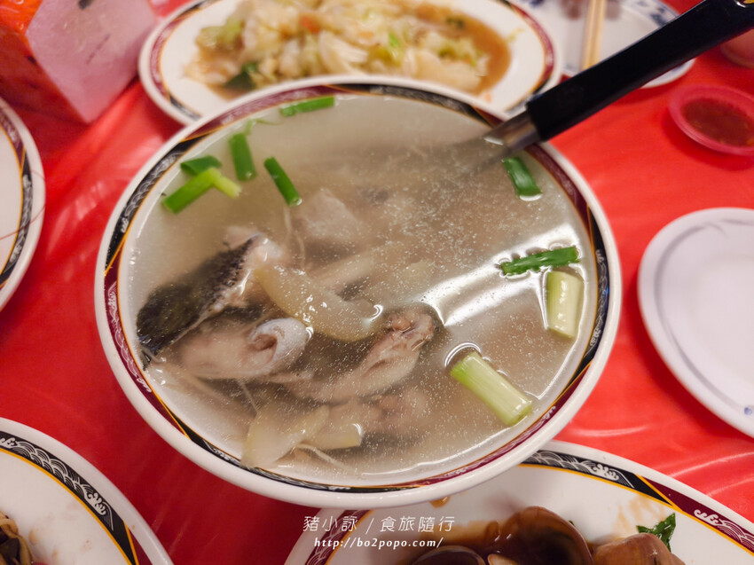 台南。七股》曉蝶海產店。龍山宮前份量十足的平價海產店