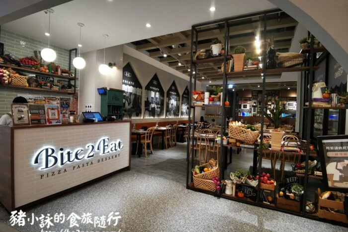 台南。七股》曉蝶海產店。龍山宮前份量十足的平價海產店