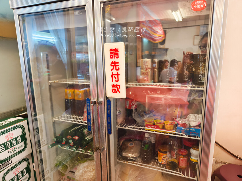 台南。七股》曉蝶海產店。龍山宮前份量十足的平價海產店