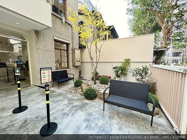 台中西區｜獻．烘焙 iminding，老宅翻新配上台灣首創的圓可頌，有我愛的一般牛角可頌，和兩款鹹食可以選擇