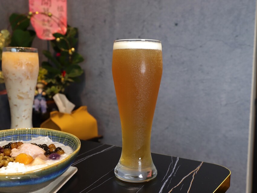 植朵 輕甜品-西港店:隱藏台南西港的創新甜點飲料店.茶飲甜湯冰品奶酪通通有/冰淇淋雪酪多達百種口味.奶酪甜嫩迷人 - 進食的巨鼠