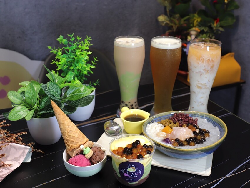 植朵 輕甜品-西港店:隱藏台南西港的創新甜點飲料店.茶飲甜湯冰品奶酪通通有/冰淇淋雪酪多達百種口味.奶酪甜嫩迷人 - 進食的巨鼠