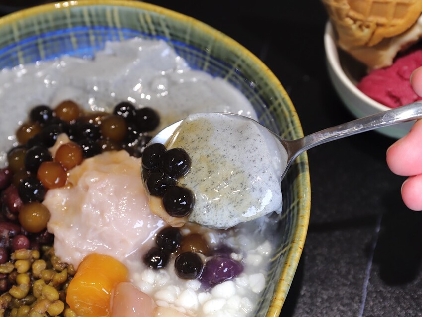 植朵 輕甜品-西港店:隱藏台南西港的創新甜點飲料店.茶飲甜湯冰品奶酪通通有/冰淇淋雪酪多達百種口味.奶酪甜嫩迷人 - 進食的巨鼠