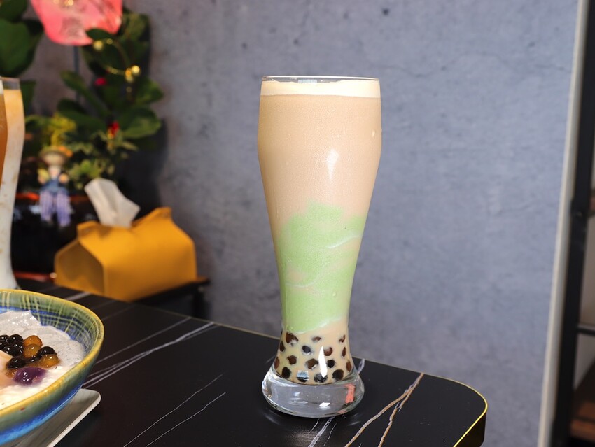 植朵 輕甜品-西港店:隱藏台南西港的創新甜點飲料店.茶飲甜湯冰品奶酪通通有/冰淇淋雪酪多達百種口味.奶酪甜嫩迷人 - 進食的巨鼠