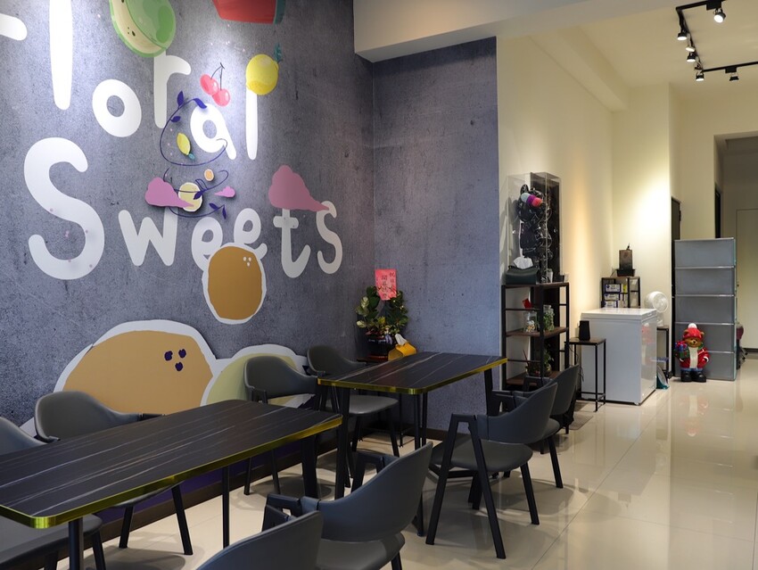 植朵 輕甜品-西港店:隱藏台南西港的創新甜點飲料店.茶飲甜湯冰品奶酪通通有/冰淇淋雪酪多達百種口味.奶酪甜嫩迷人 - 進食的巨鼠