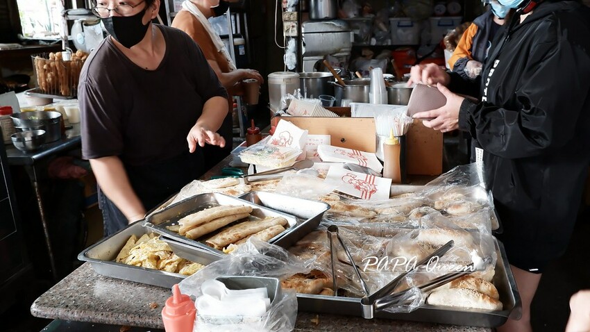 台中南屯｜   黎明新村裡的無名早餐店- 超隱密人氣早餐店 燒餅油條只要30元，通通素可食