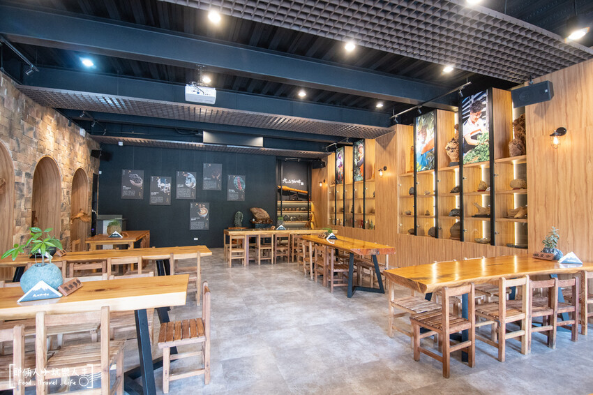 國姓九二咖啡故事館｜南投免門票景點，將農會的穀倉改造成咖啡故事館～