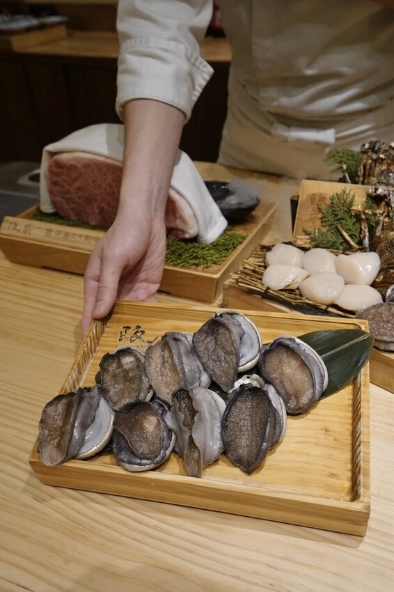 阪前和牛高級日式鐵板燒美食推薦-活鮑魚